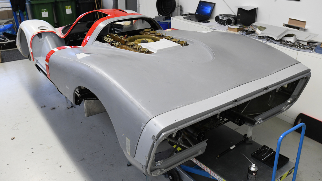 SMALL_high_disassembling_and_restoring_the_917_001_2019_porsche_ag (5)